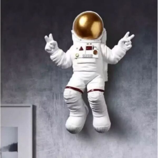 Wall-Mounted Astronaut Statue: A Unique Space-Themed Decor Piece for Your Home or Office