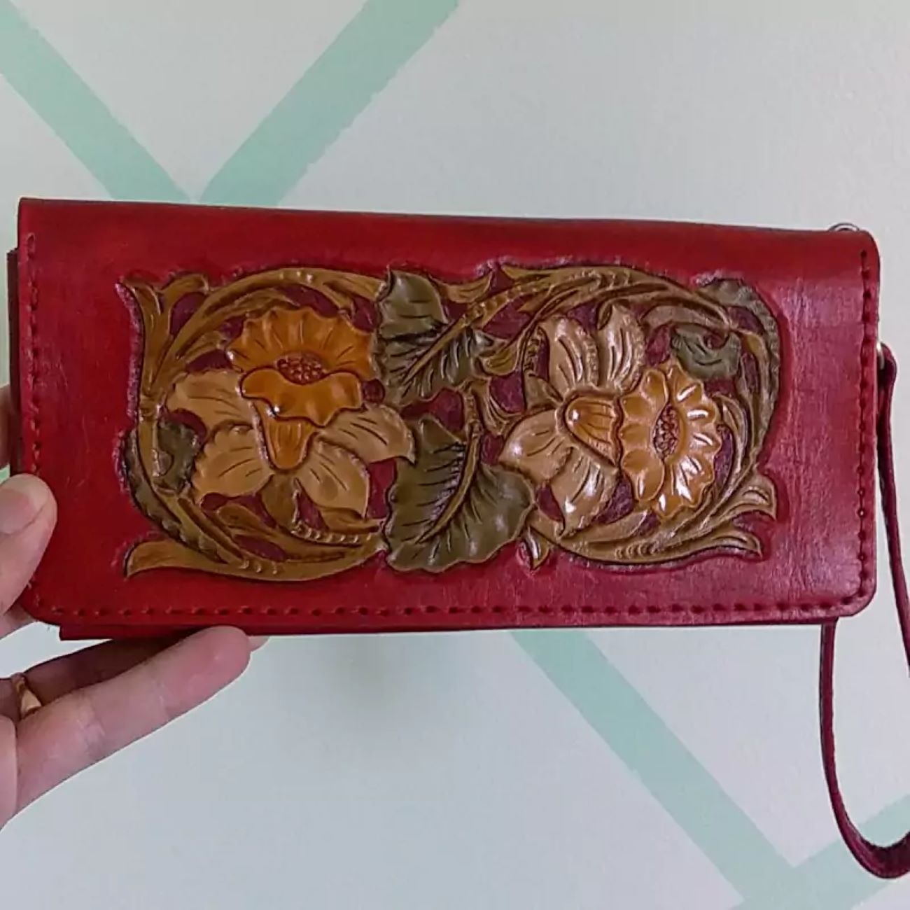 Handmade Genuine Wallet Leather Bag – Detailed Carving, Hand-Painted, and Stitched with Precision