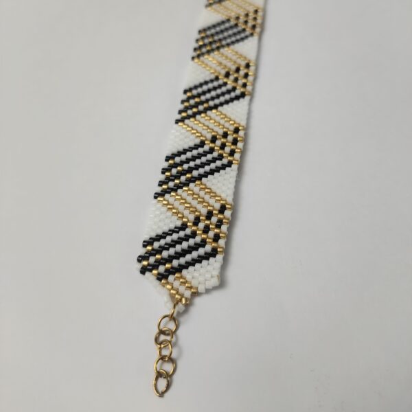 Boho Chic Woven Beaded Bracelet – Geometric Design