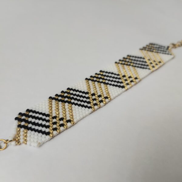 Boho Chic Woven Beaded Bracelet – Geometric Design