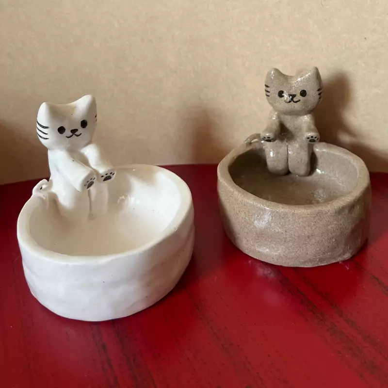 Ceramic Candle Holder – Cat Design Light Up Your Space in Style