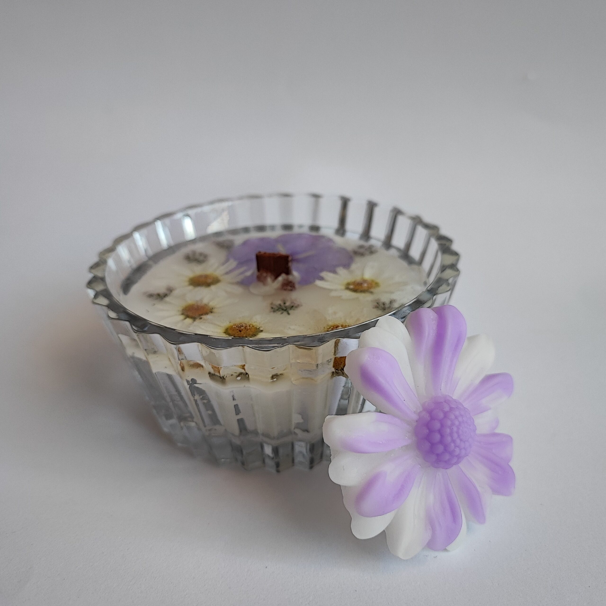 Chamomile Blossom Glass Jar Candles – Handcrafted Elegance