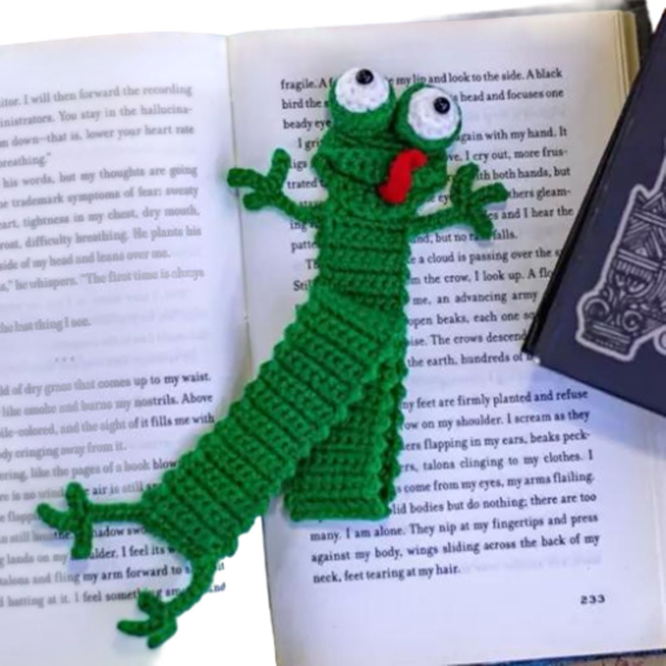 Crochet Bookmark – Handcrafted Frog for Your Favorite Books ( Set of 2)