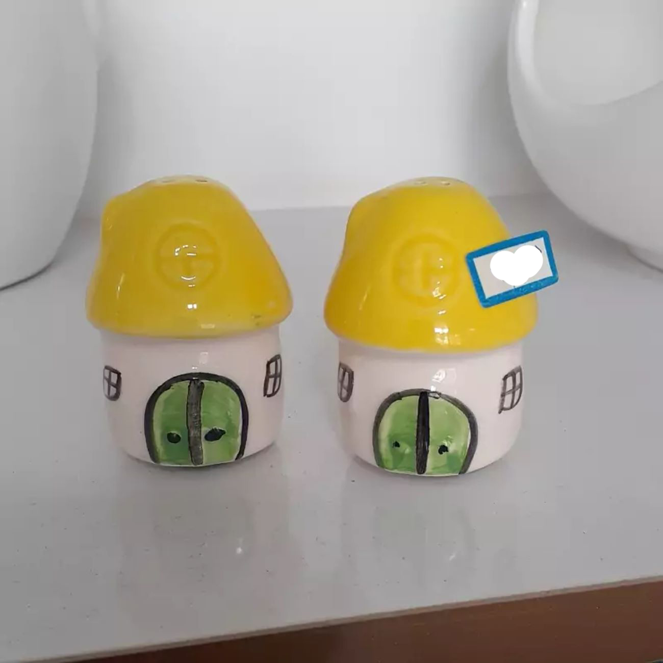 Elegant Ceramic Shakers Cottage Design – Artistic Kitchen Accessories