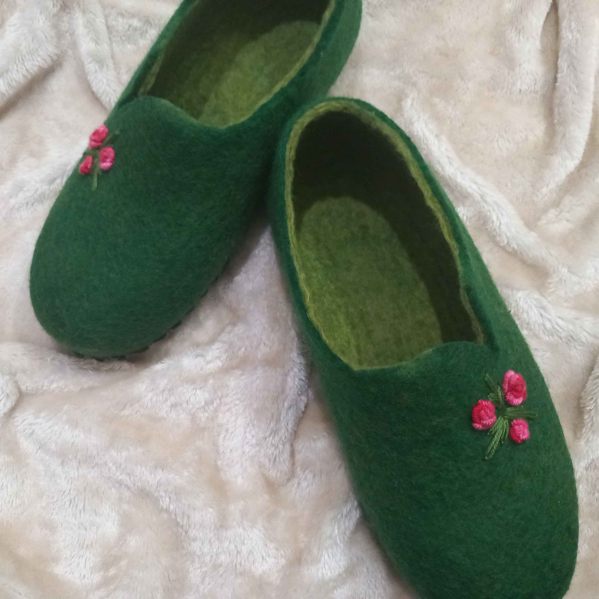 Emerald Wool Felt Slippers with Hand-Stitched Rose Pattern
