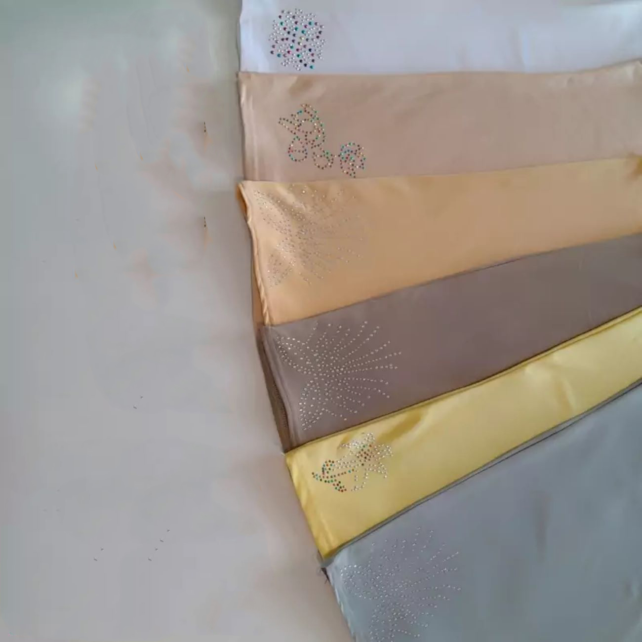 Girls’ Headscarf Made of Viscose Fabric in Various Colors, Headband with Random Crystals