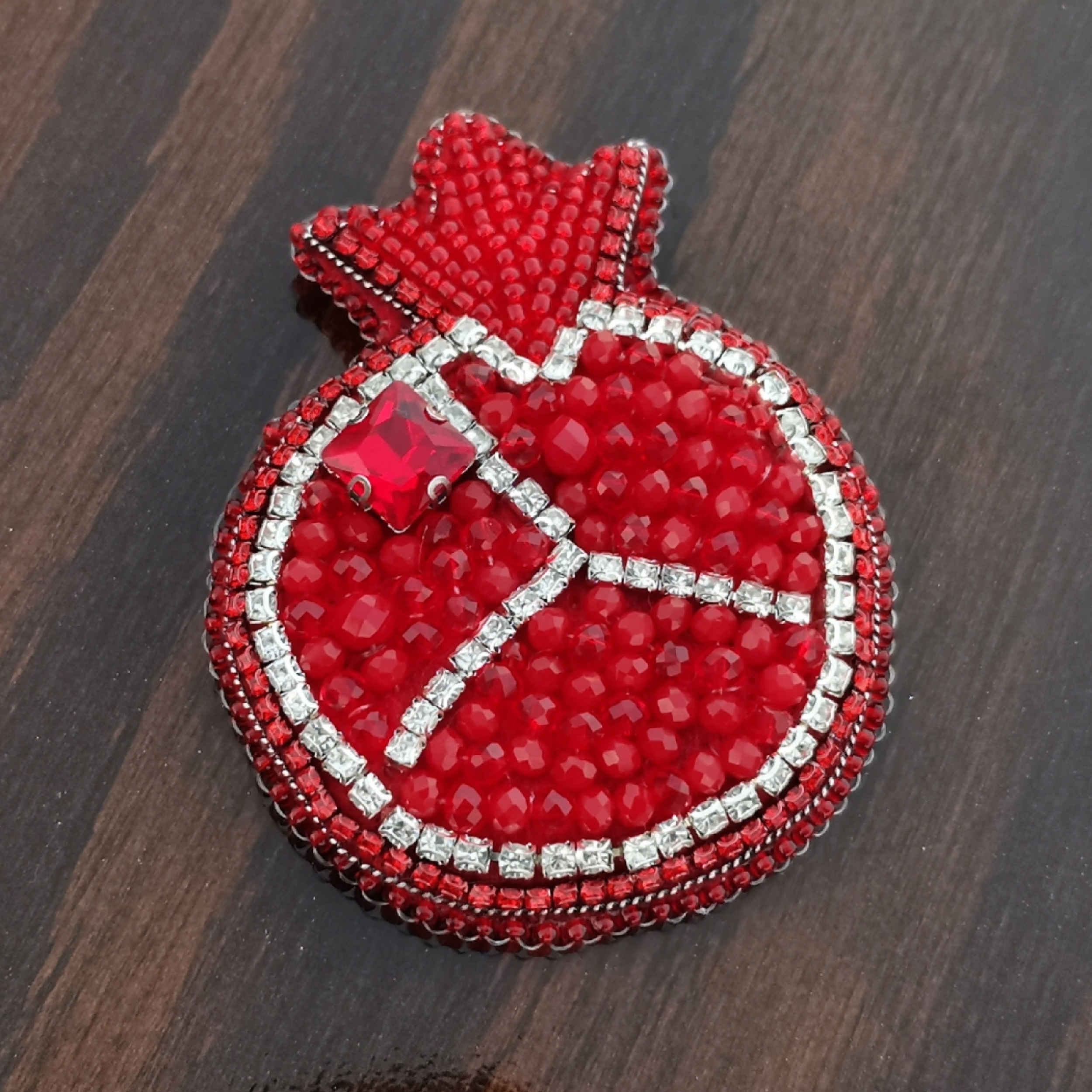 Pomegranate Brooch Pin – Beaded Accessory for Women