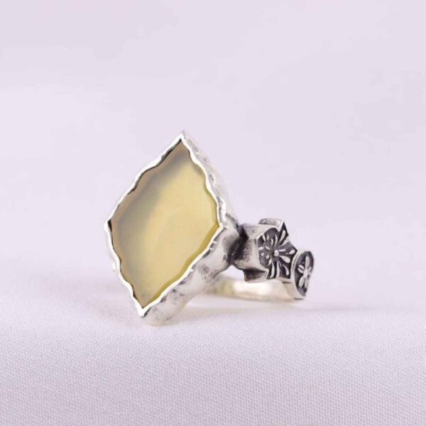 Silver Agate Ring Sharaf al-Shams with floral Pattern Ring Band for Man