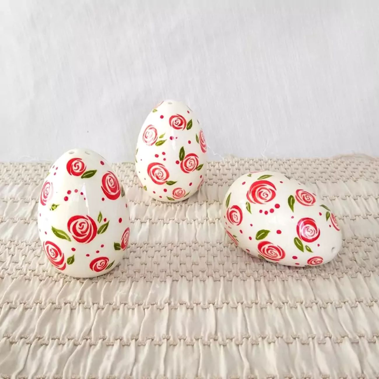 Stylish Ceramic Salt and Pepper Shakers – Egg Design