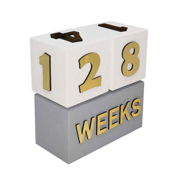 Wooden Cube Desk Calendar – Minimalist & Durable Addition to Your Office Desk