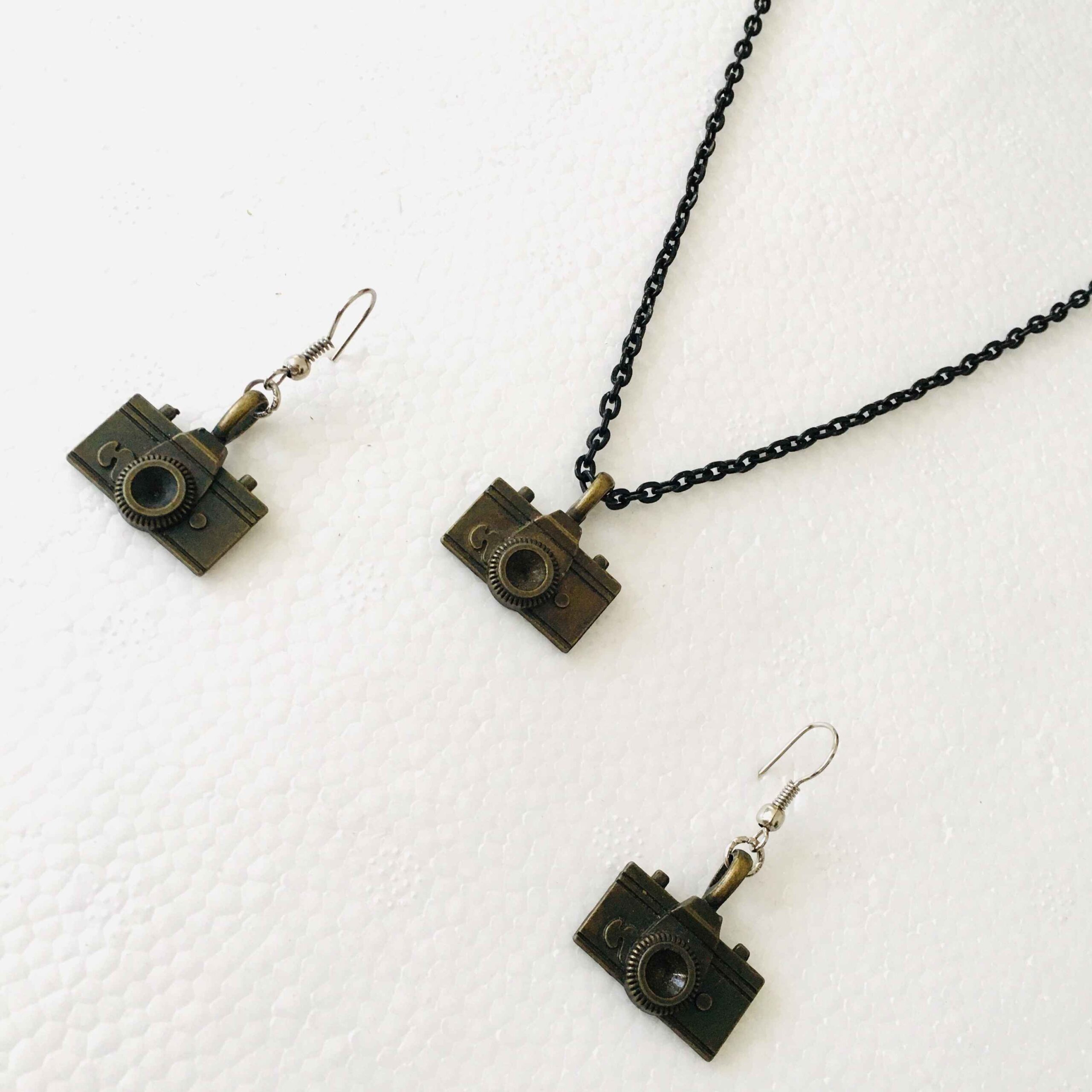 Bronze Drop Jewelry Set with Unique Camera Design