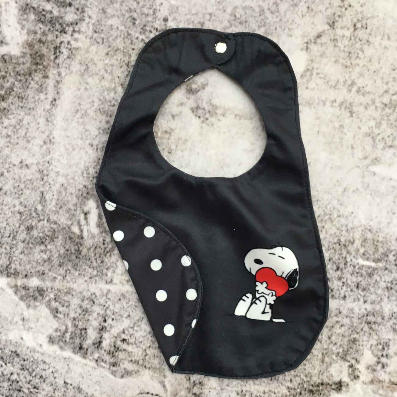 Snoopy Heart Pattern Baby Bib with Snap Closure