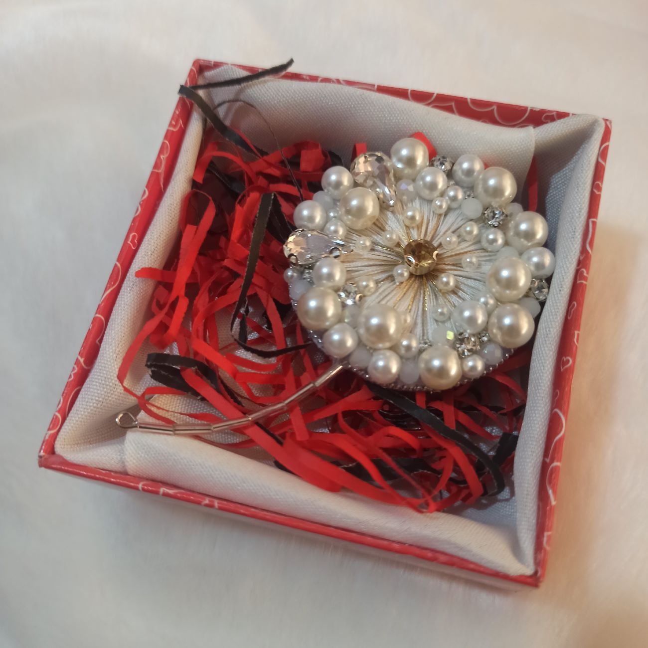 Hand-Embroidered Jewel Brooch in The Shape of Tooth