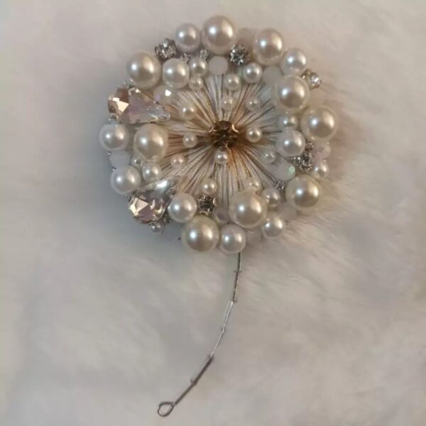 Hand-Embroidered Jewel Brooch in The Shape of Tooth