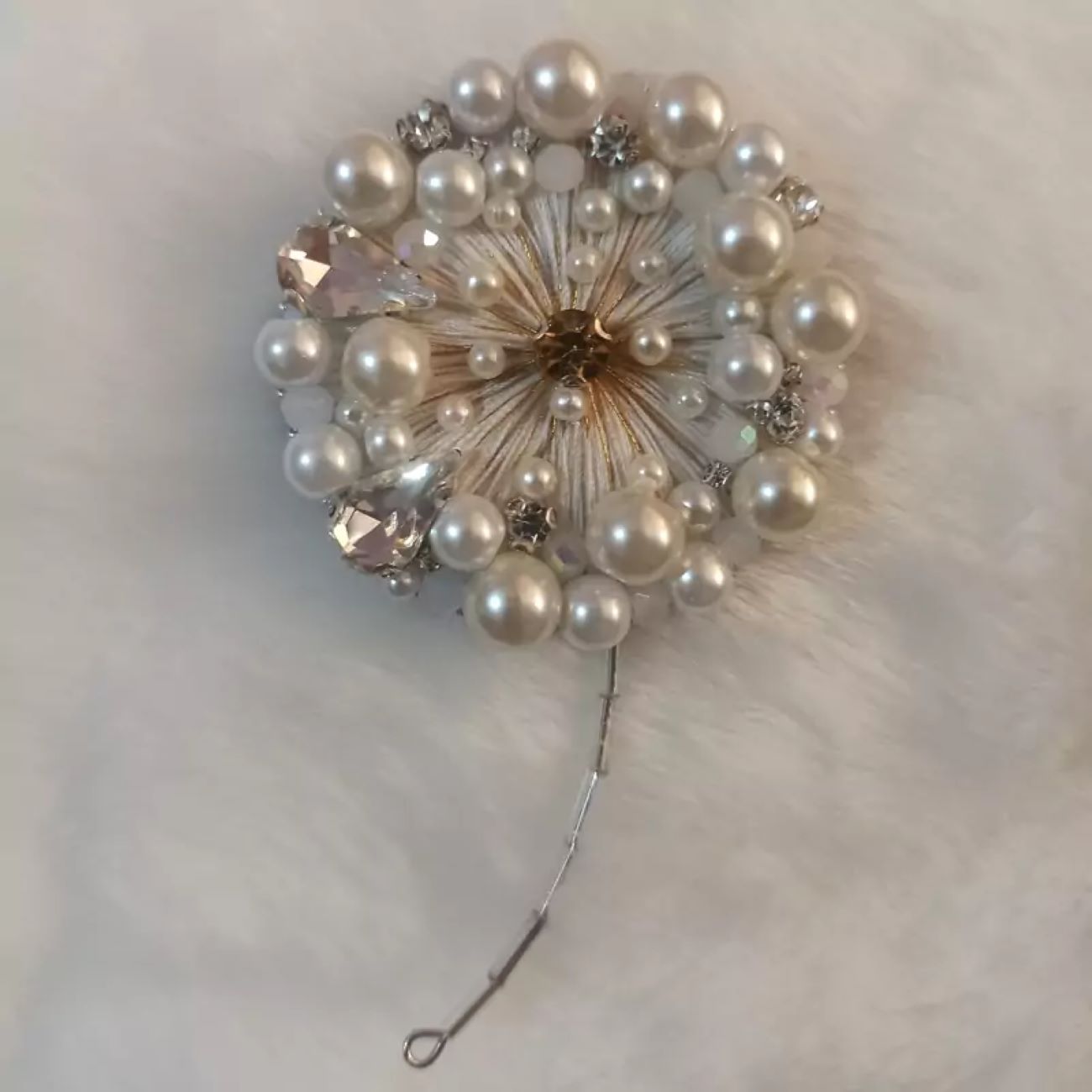 Hand-Embroidered Jewel Brooch Dandelion Design