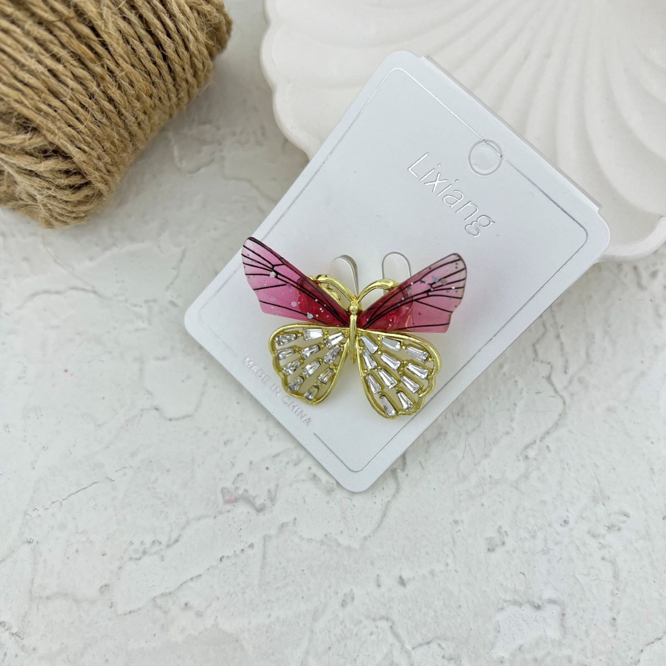 rendy Women’s Brooch – Butterfly Model for a Feminine Touch