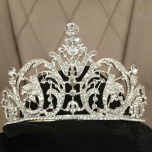 A Touch of Sparkle Crystal Wedding Tiara – as Part of Wedding Jewelry Showcases or Tip