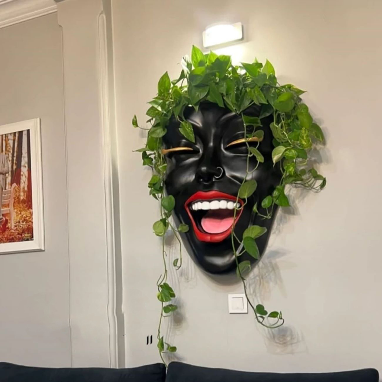 Large Smiling Face Design Wall Vase – Artistic Home Décor for Unique Spaces