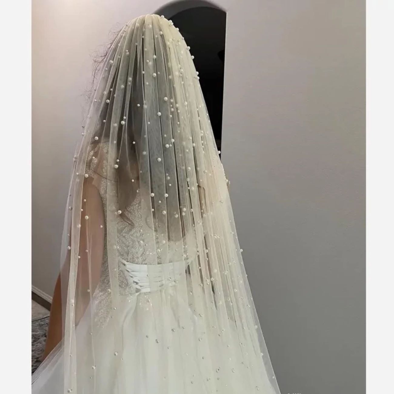 Bridal Veil with Pearls for a Glamorous Wedding Day Statement Piece 2/5 M