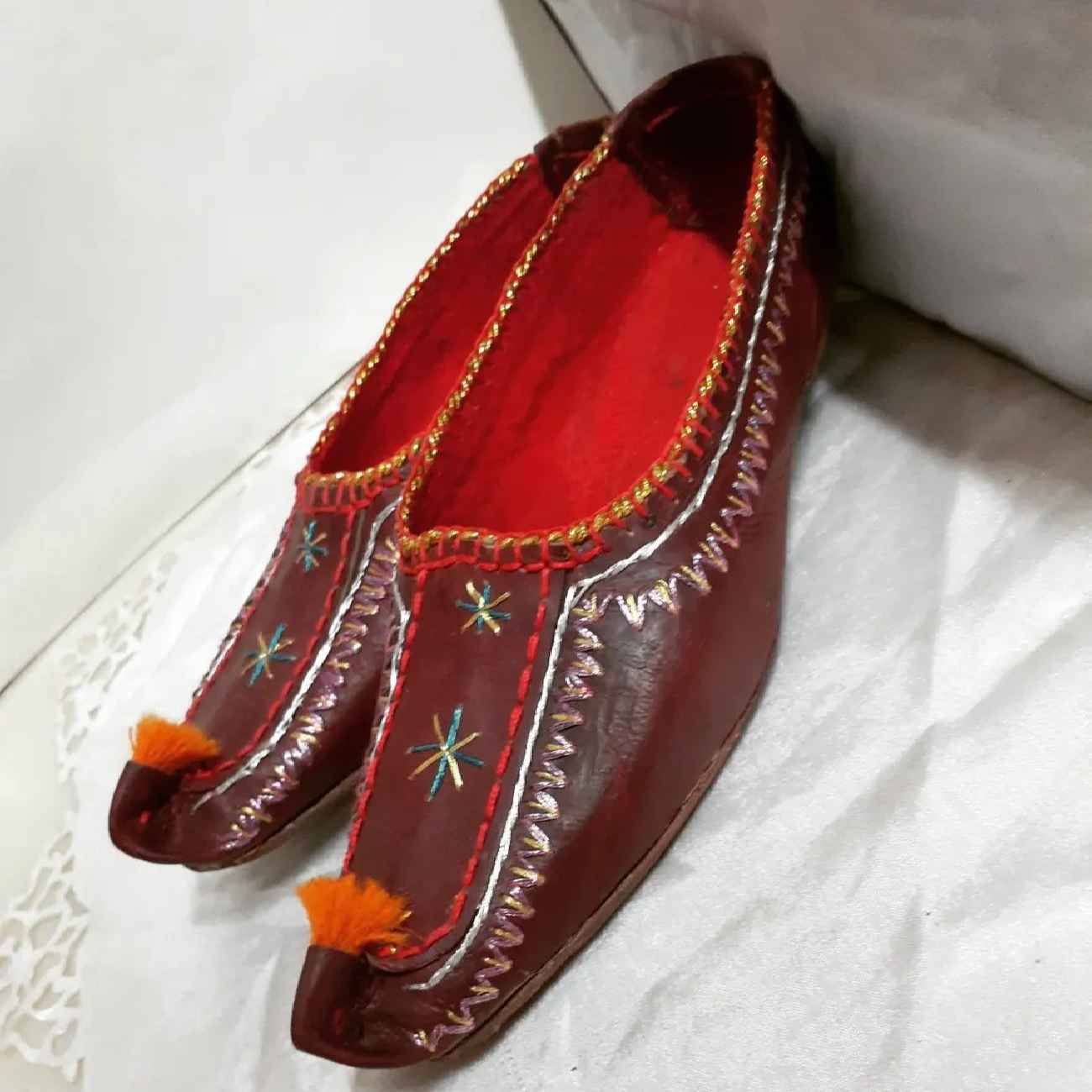 Charooq Persian Leather Slippers – Handcrafted Slippers from the Heart of Persia