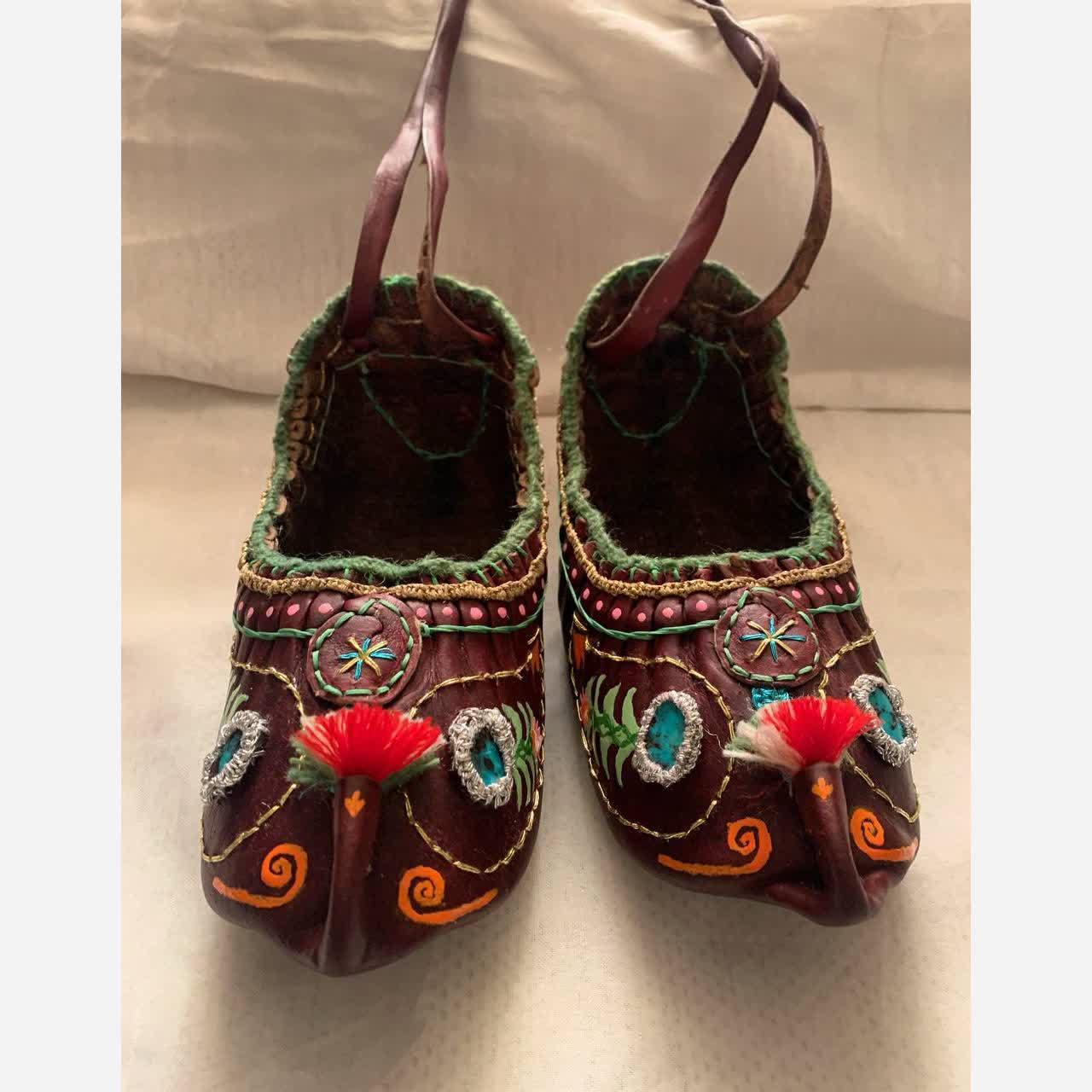 Charoogh Traditions – Artisan Persian Slippers