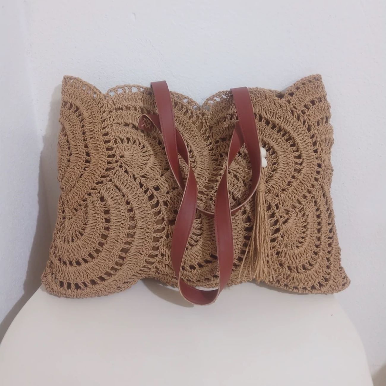 Elegant Handwoven Raffia Handbag – Crafted with Soft Paper Yarn