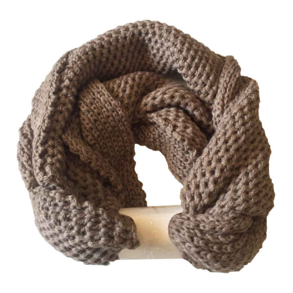 Elegant Ring-Style Cowl Scarf – Soft-Touch Knit, Perfect for Chilly Days
