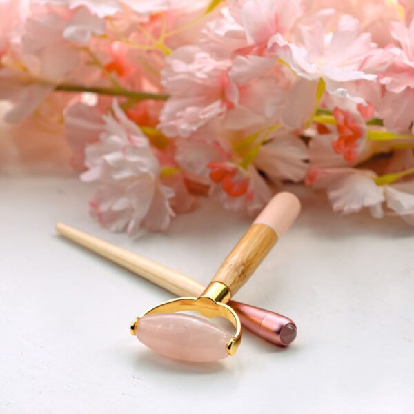 Facial Roller and Gua Sha Set – Enhance Skin Tone and Relax Muscles