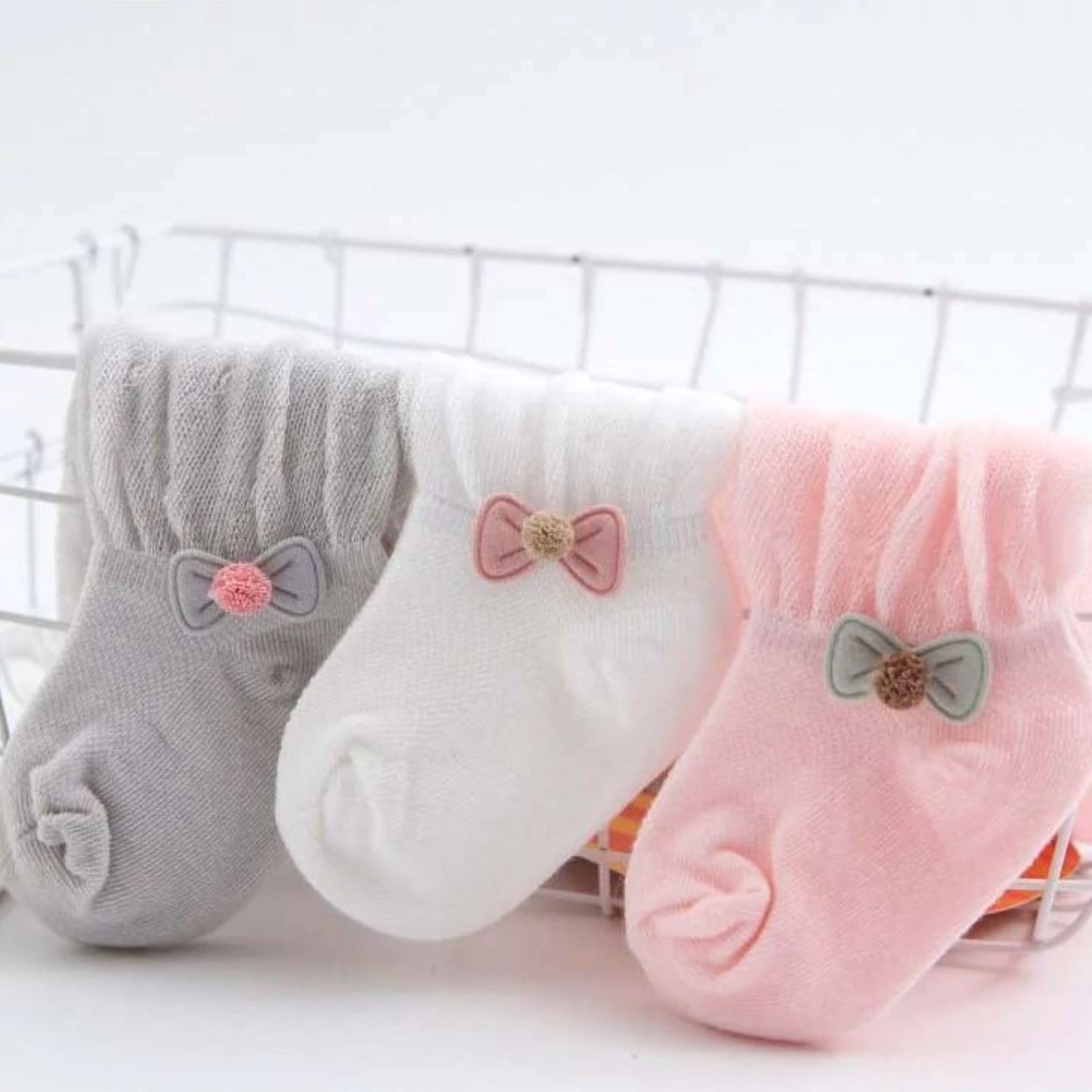 Girls’ Knee-High Socks – Soft, Comfortable, and Stylish Suitable for Everyday Use