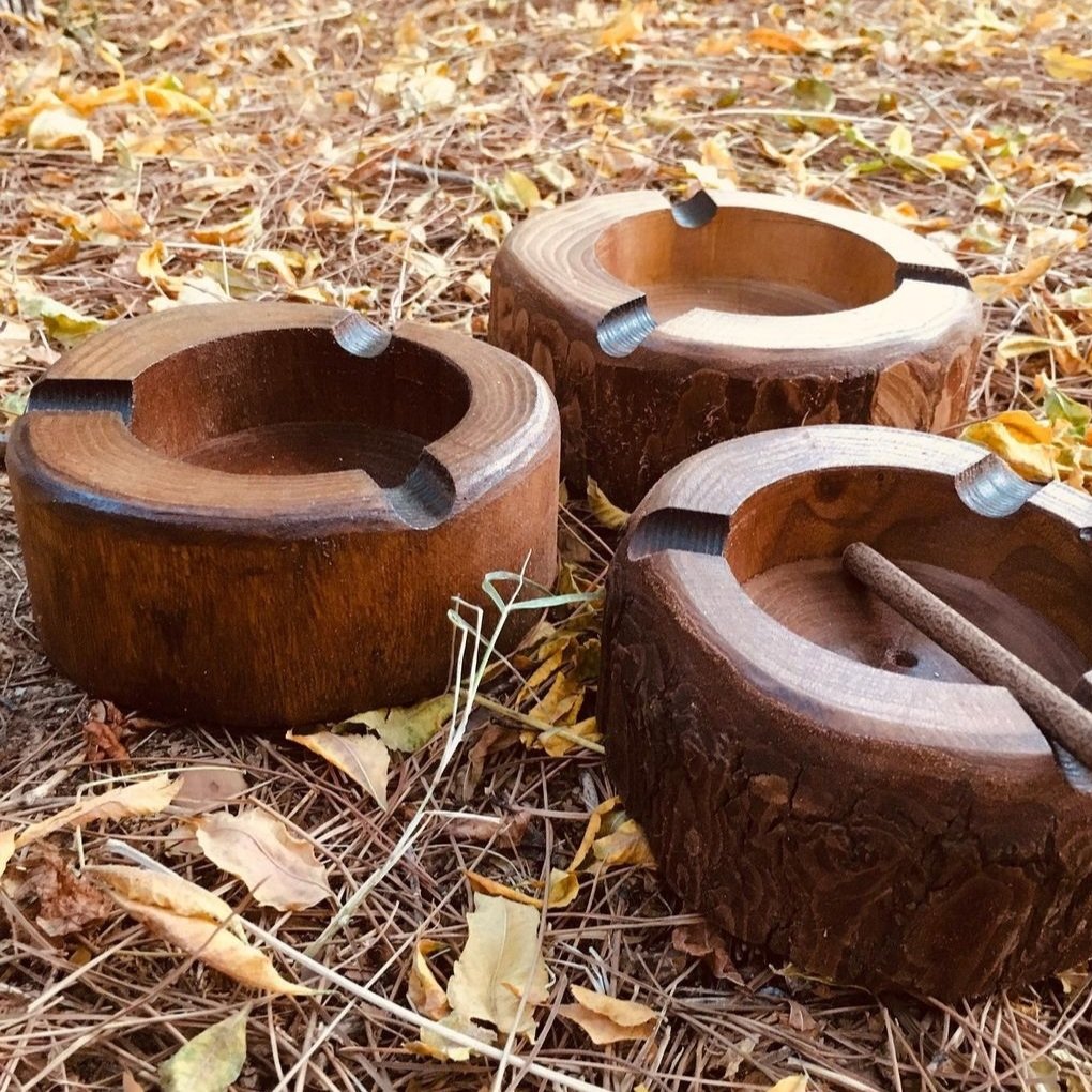 Handmade Log Ashtray – Suitable for Smokers Who Love Nature