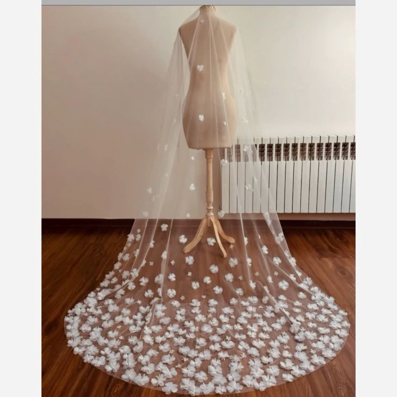 Handmade Sheer Bridal Veil with Delicate Embroidered Floral Details 150 Cm Lenght