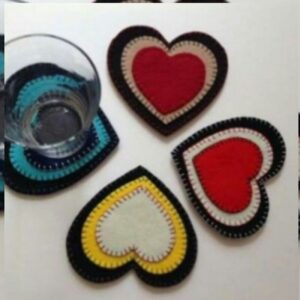 Heart-Shaped Felt Coasters Set Suitable for Dining Rooms and Coffee Tables (6x)