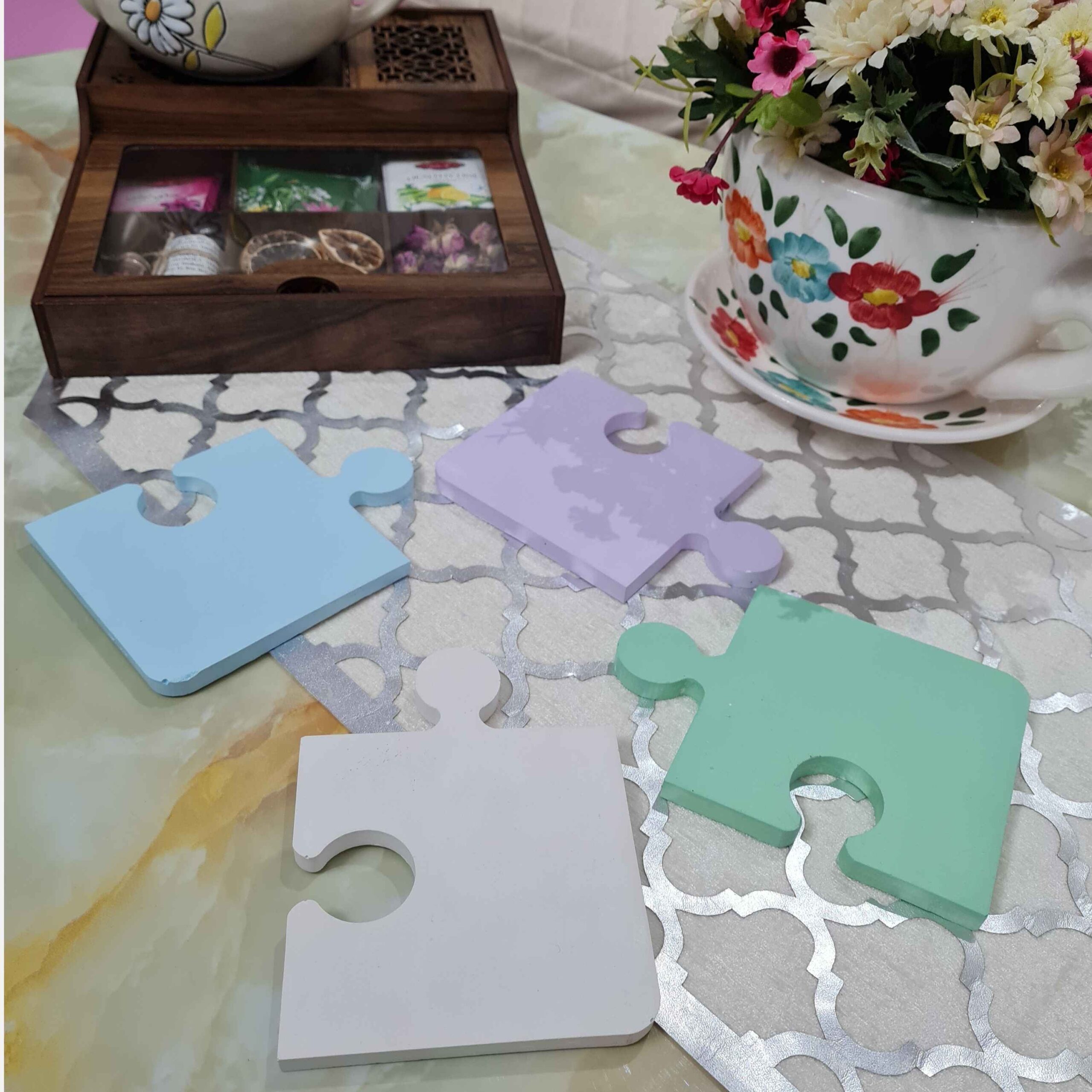 Jigsaw-Inspired Stone Coasters – Stylish Surface Protection (4x)