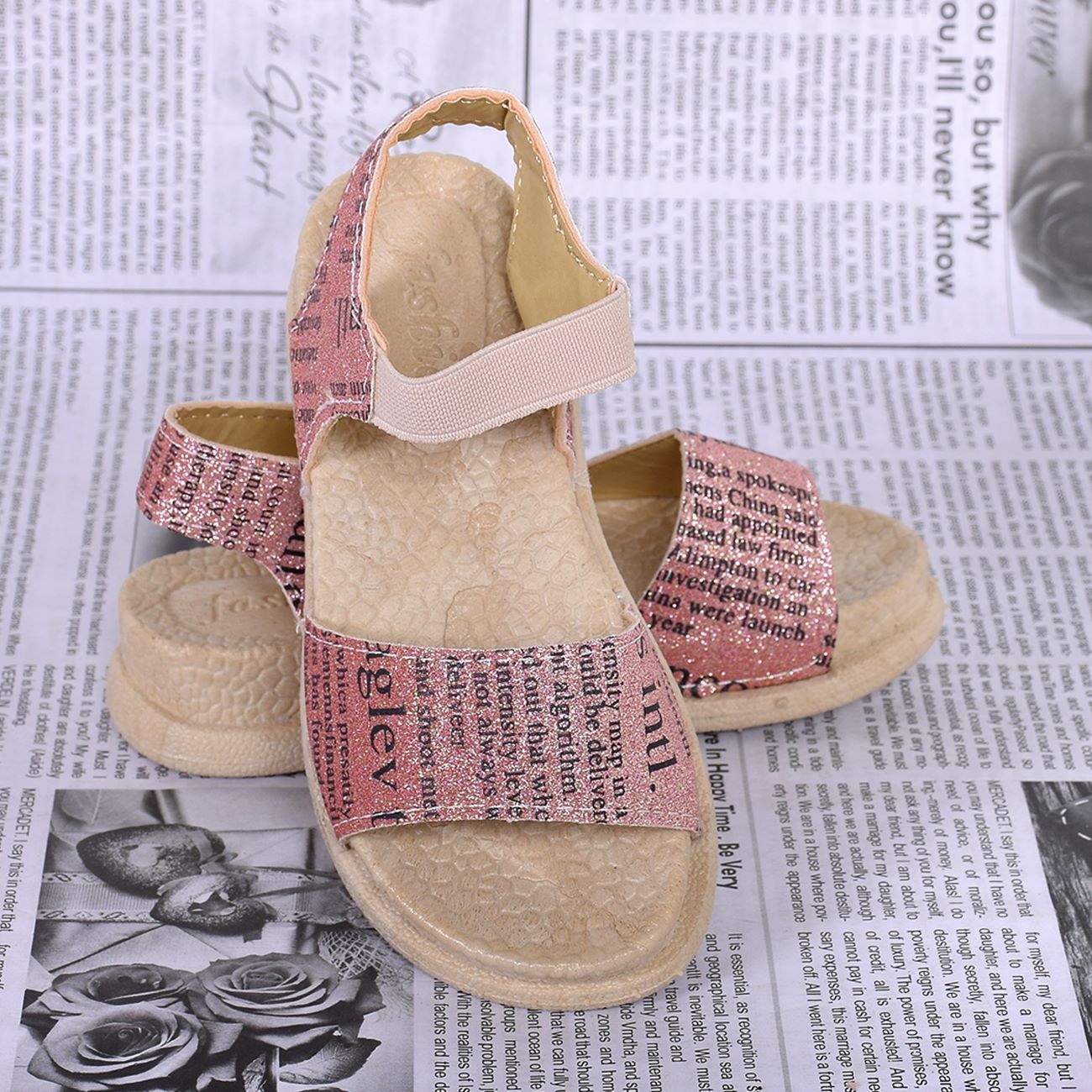 Kids Fashionable Sandals with Metallic Finish and Adjustable Elastic Band – Stylish Footwear