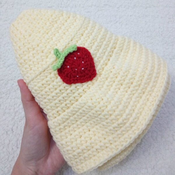 Lightweight Crochet Bucket Hat – Suitable for Travel and Packing