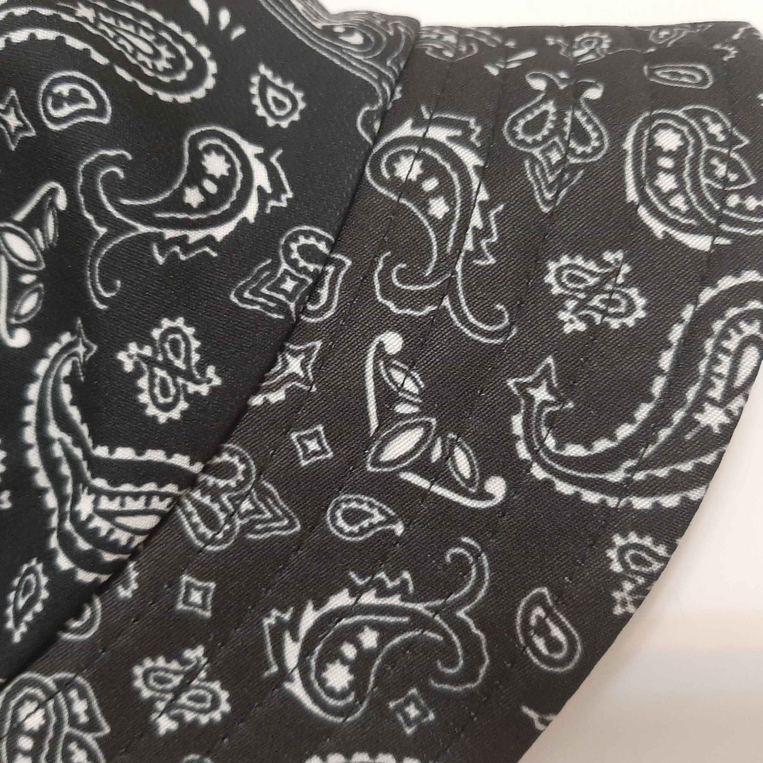 Paisley Bucket Hat – Suitable for Artistic and Free-Spirited Styles