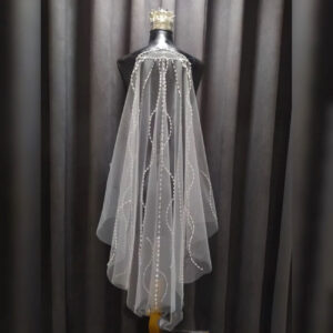 Vintage-Inspired Lace Wedding Veil with Intricate Patterns and a Soft, Dreamy Finish