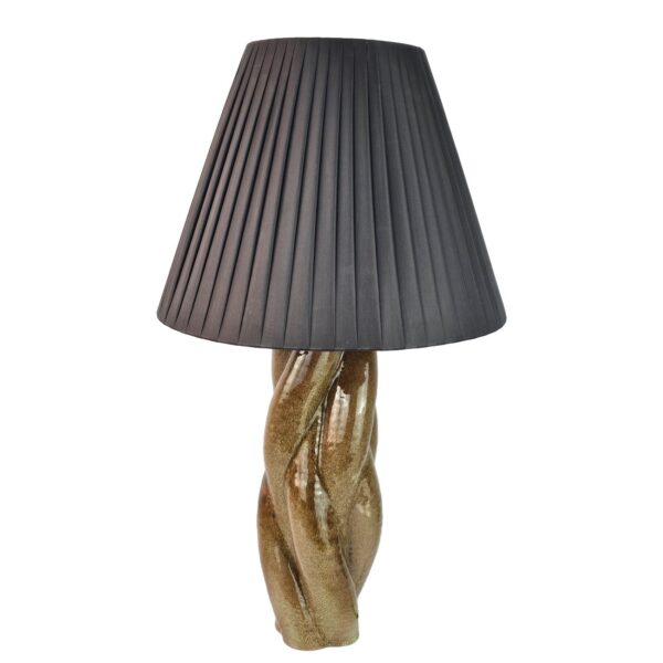 Creative Ceramic Table Lamp Featuring a Minimalist Design