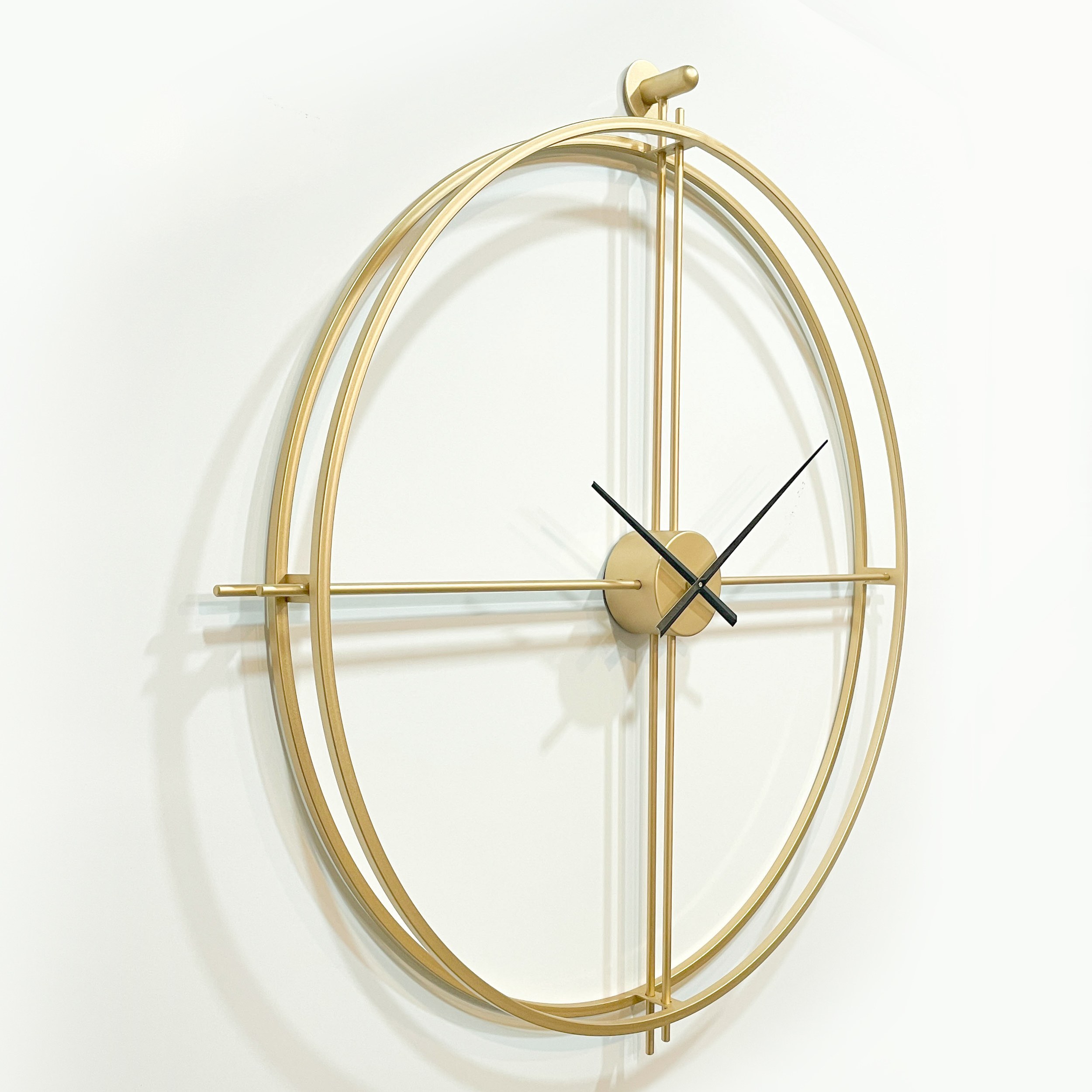 Elegant Oversized Gold Minimalist Metal Wall Clock – Suitable for Any Room
