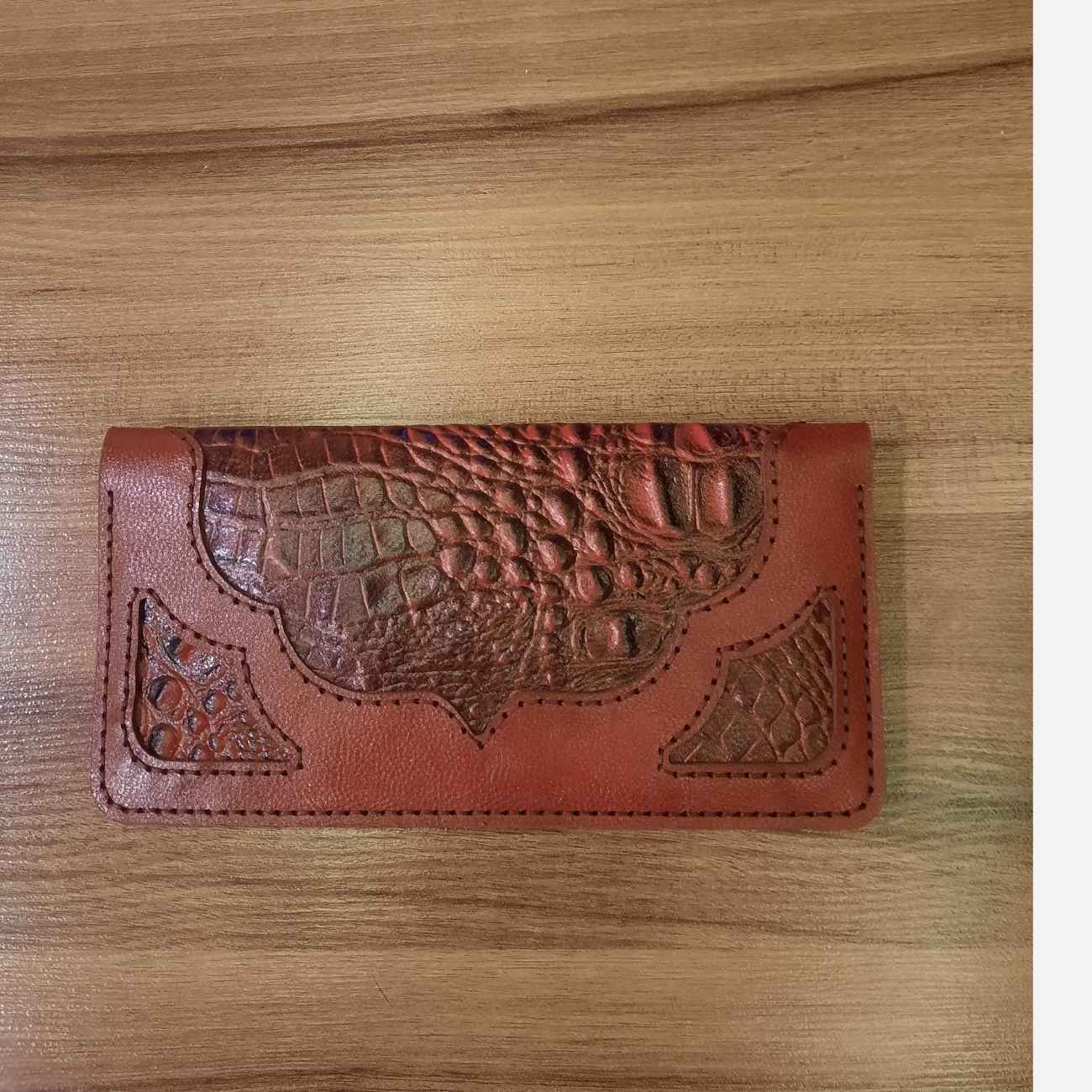 Hand-Stitched Leather Wallet – Vintage Patterned Bifold for Men & Women