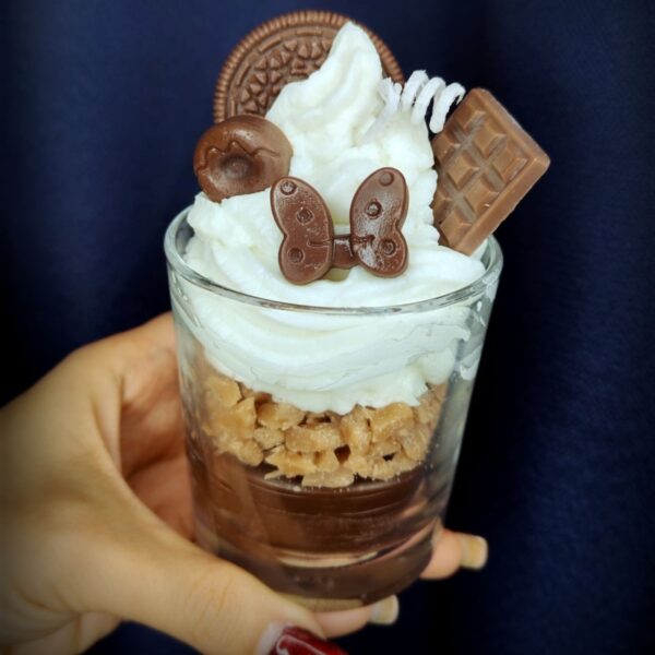 Handmade Candle with an Irresistible Dessert-Inspired Design