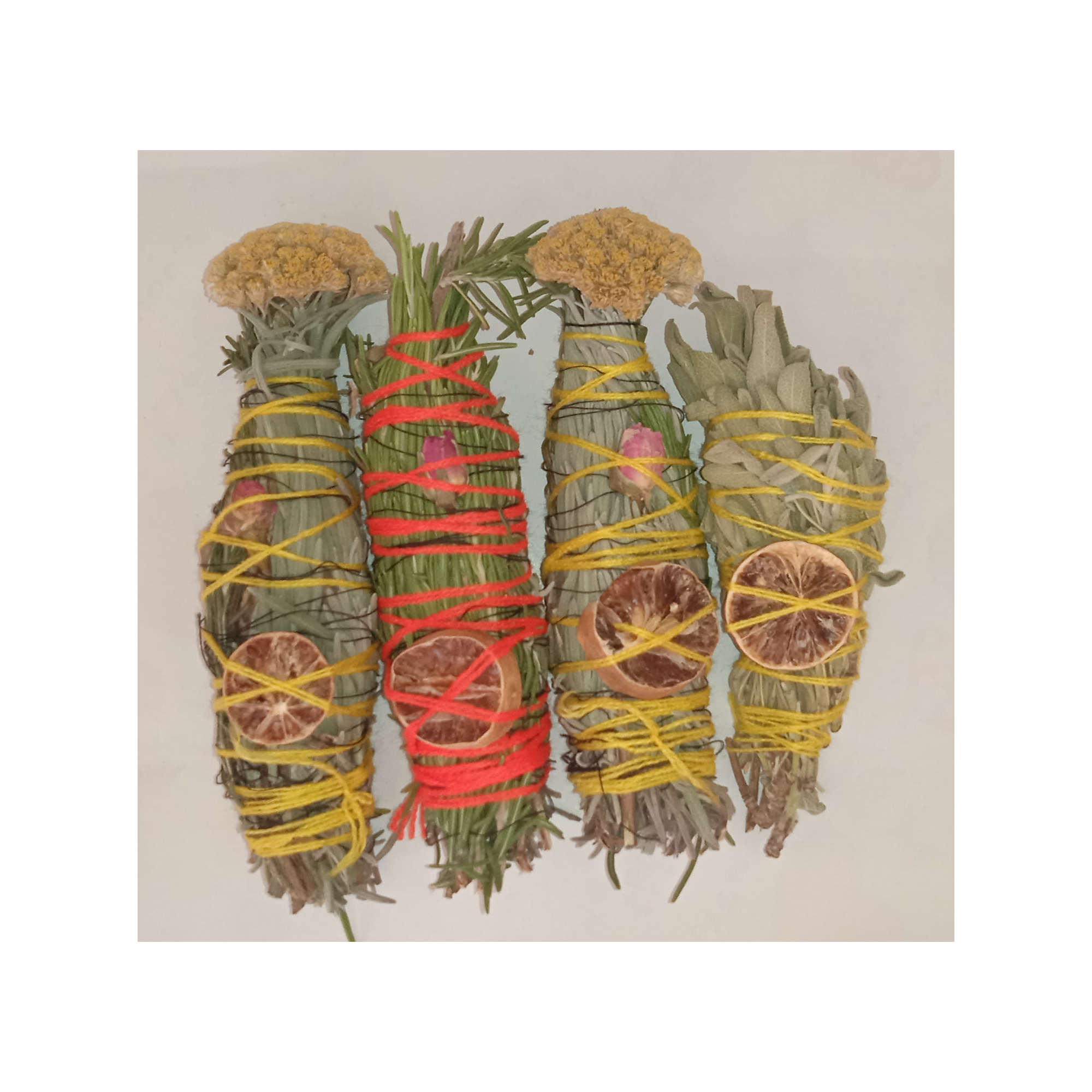 Mixed Herbal Smudge Kit – Suitable for for Space Clearing, (Pack of 4)