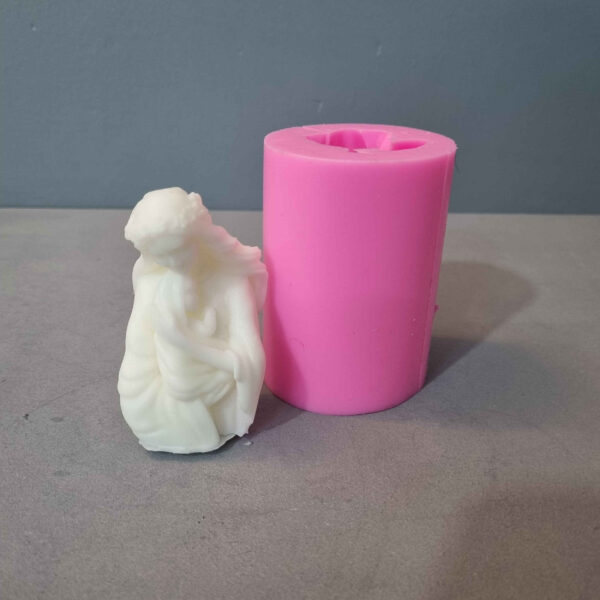 Mother’s Embrace Candle Mold – Suitable for Home & Small Business Use