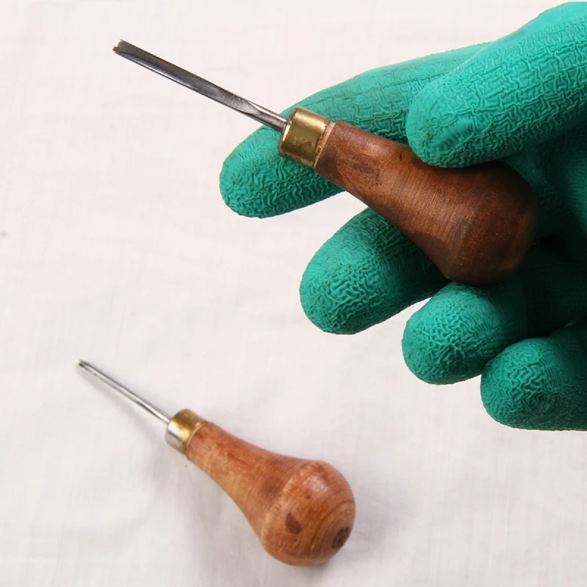 Wood Carving Palm Chisel – Easy Grip for Fine Work (Pack of 2)