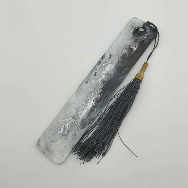 Beautiful Minimalist Bookmark – Simple Yet Stunning (1)