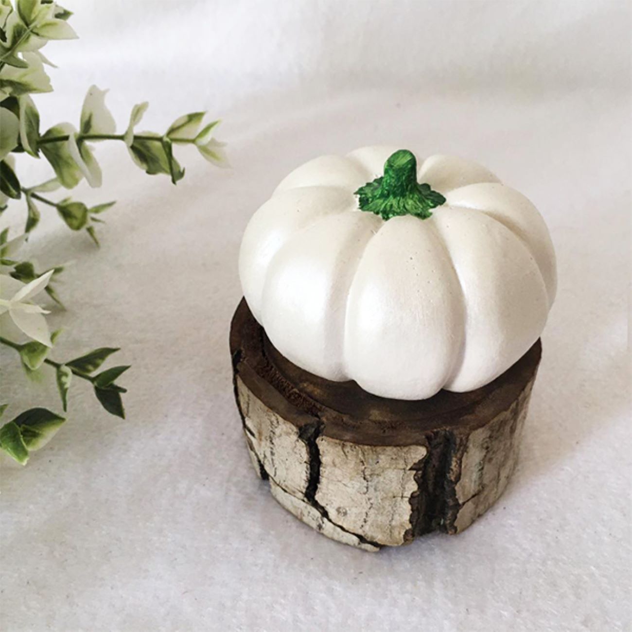 Decorative Pumpkin Ornament Suitable for Mantel and Table Settings, (Set of 2)