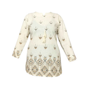 Elegant Cream Manto with Stunning Rhombus Design