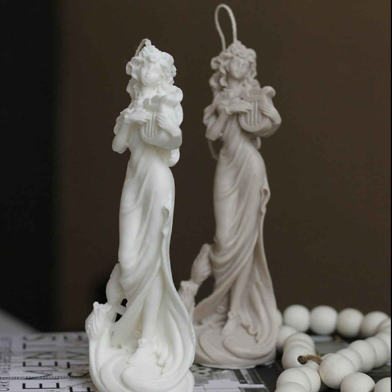 Girl with Harp Candle – Aesthetic Gift for Musicians and Suitable for Home Decor