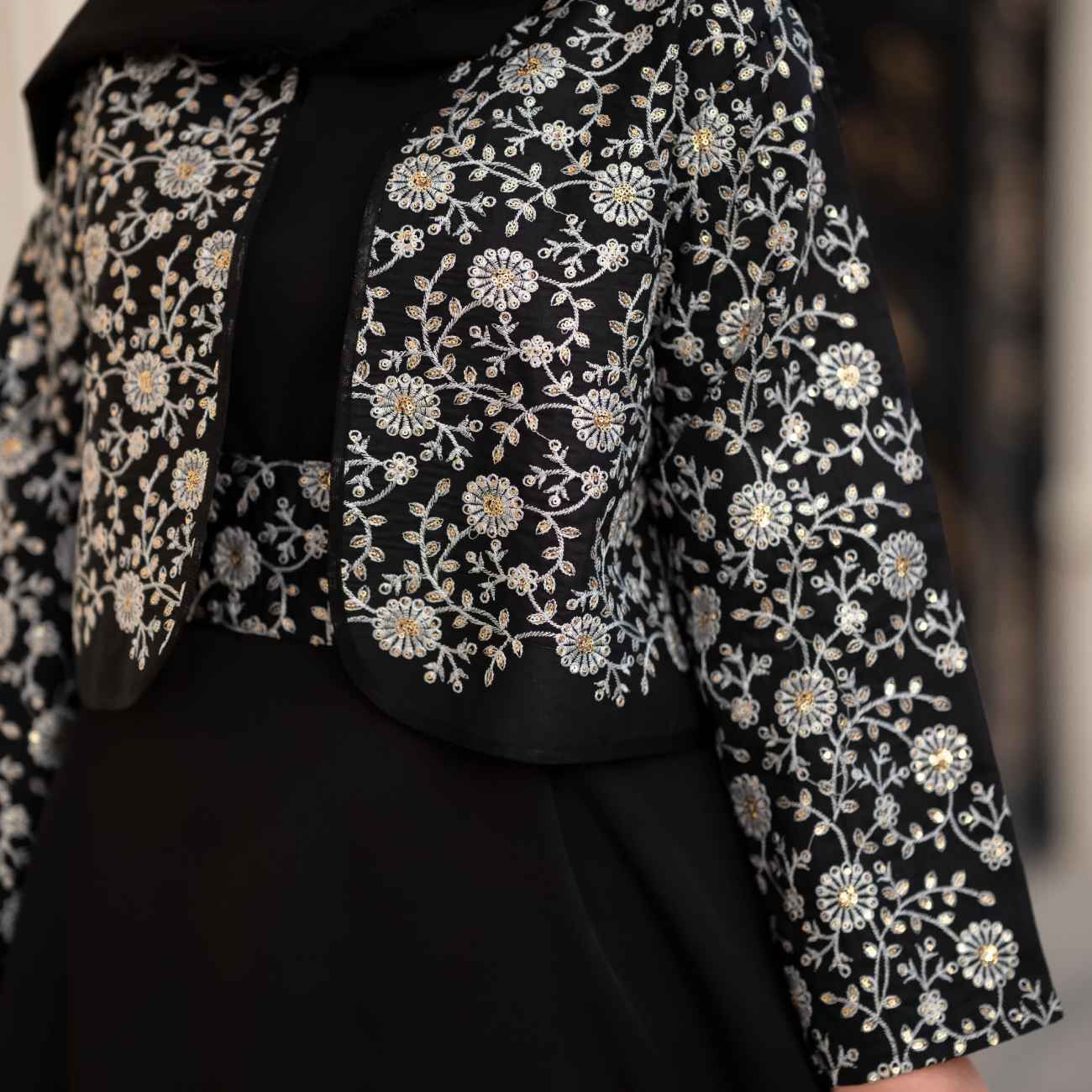 Hand-Embroidered Short Coat – This Handmade Manto Ideal for Summer