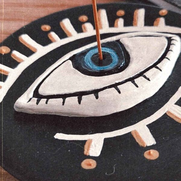 Minimalist Evil Eye Incense Holder – Aesthetic & Energetic Balance in Black